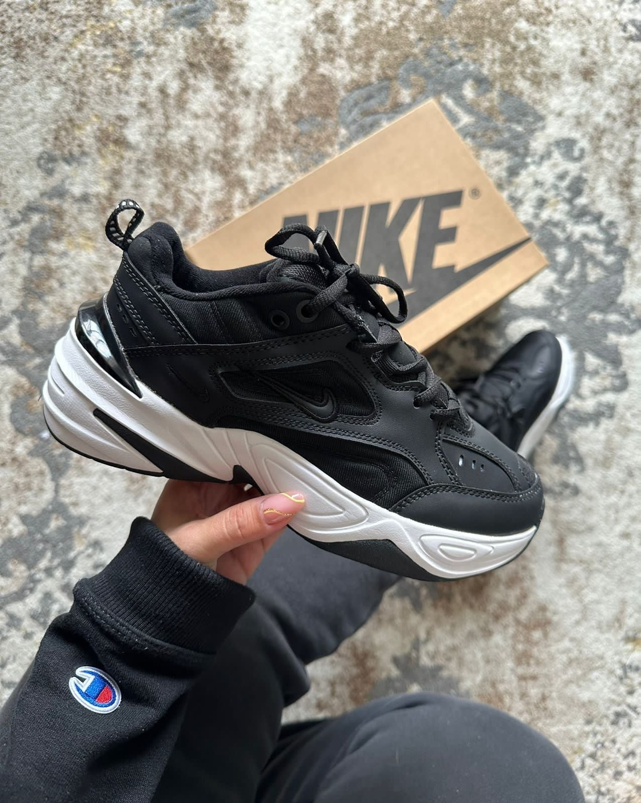 NIKE TEKNO NEGRO - BLANCO