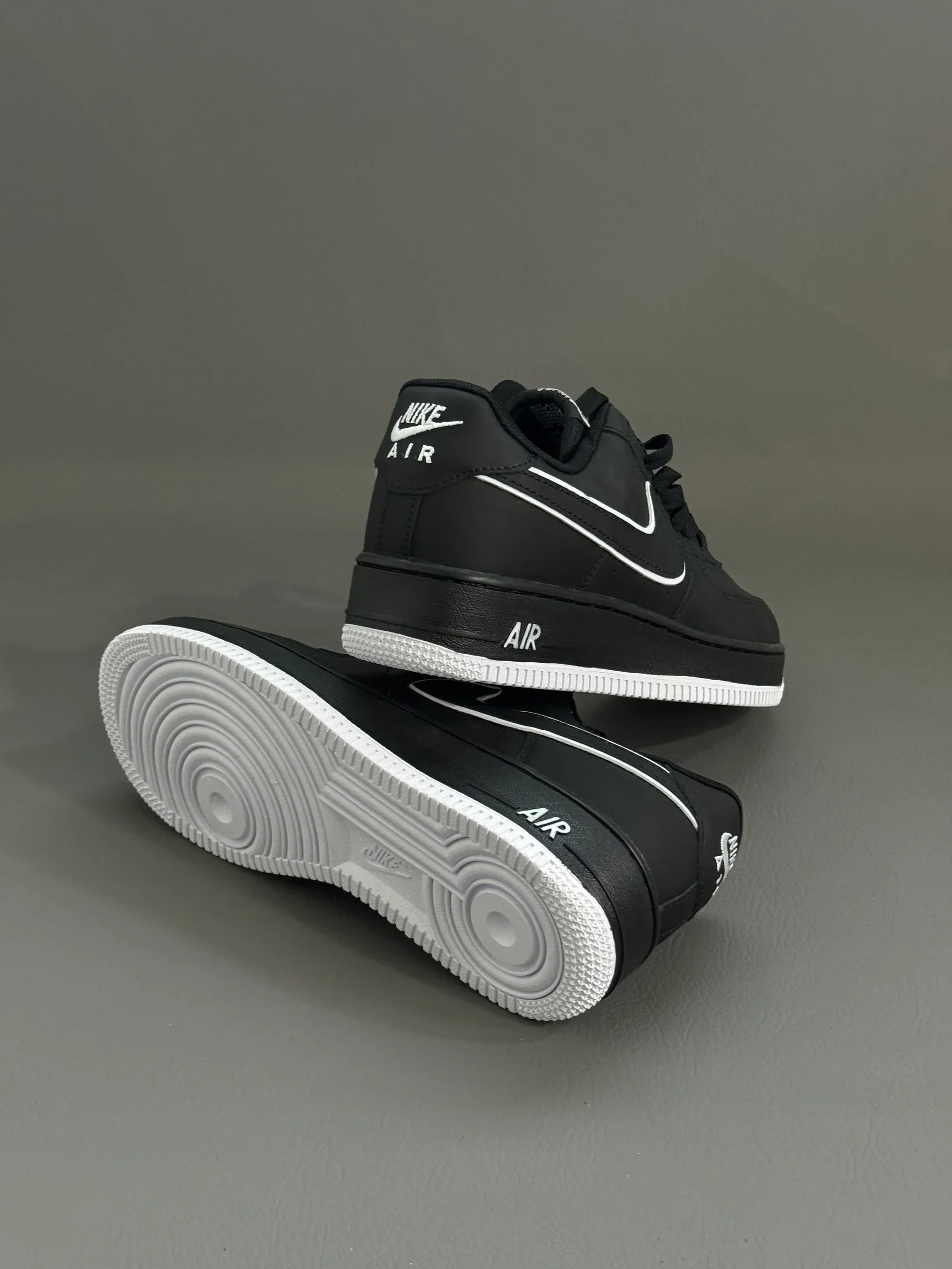 NIKE AIR FORCE ONE NEGRO/BLANCO