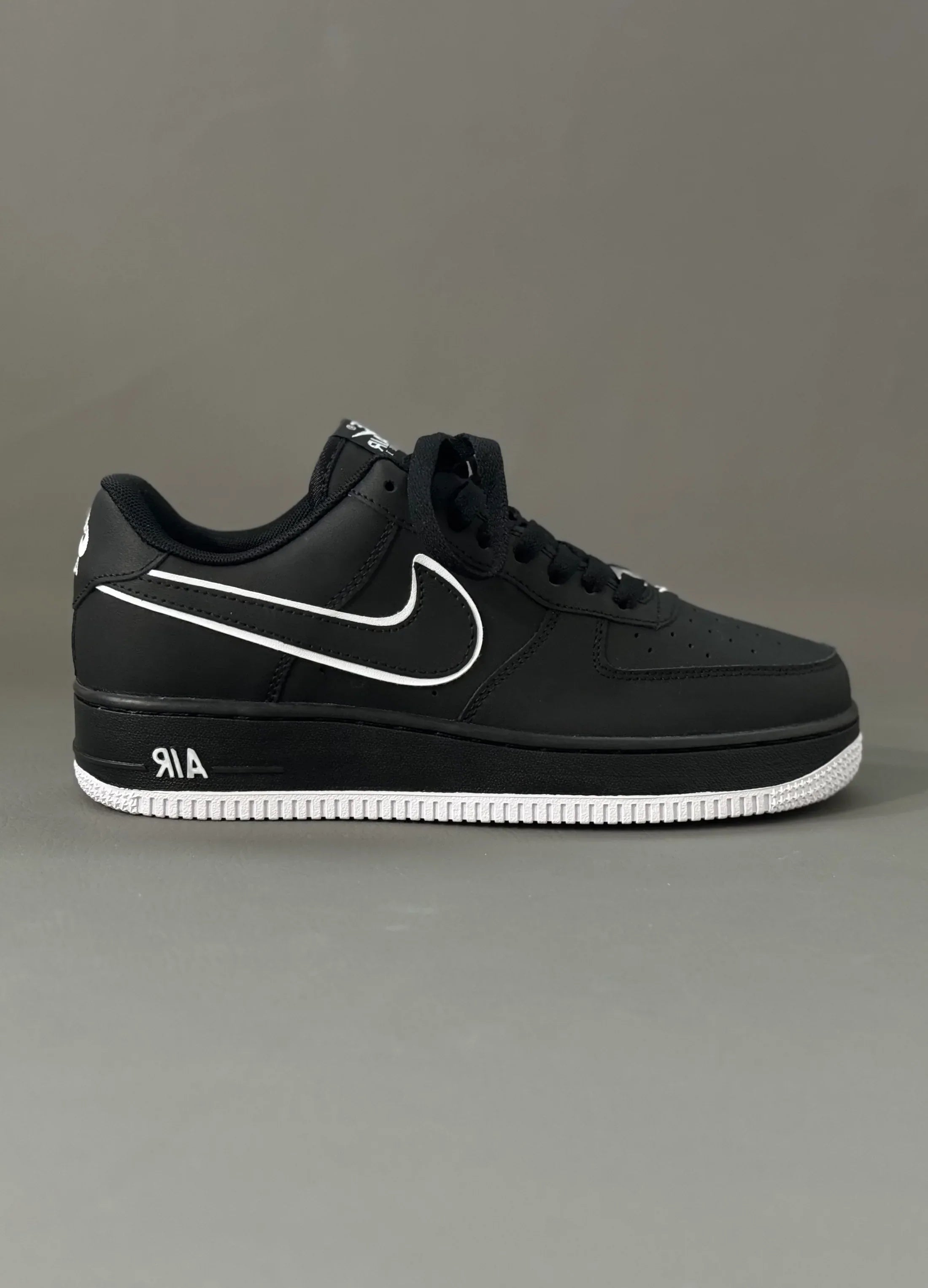 NIKE AIR FORCE ONE NEGRO/BLANCO