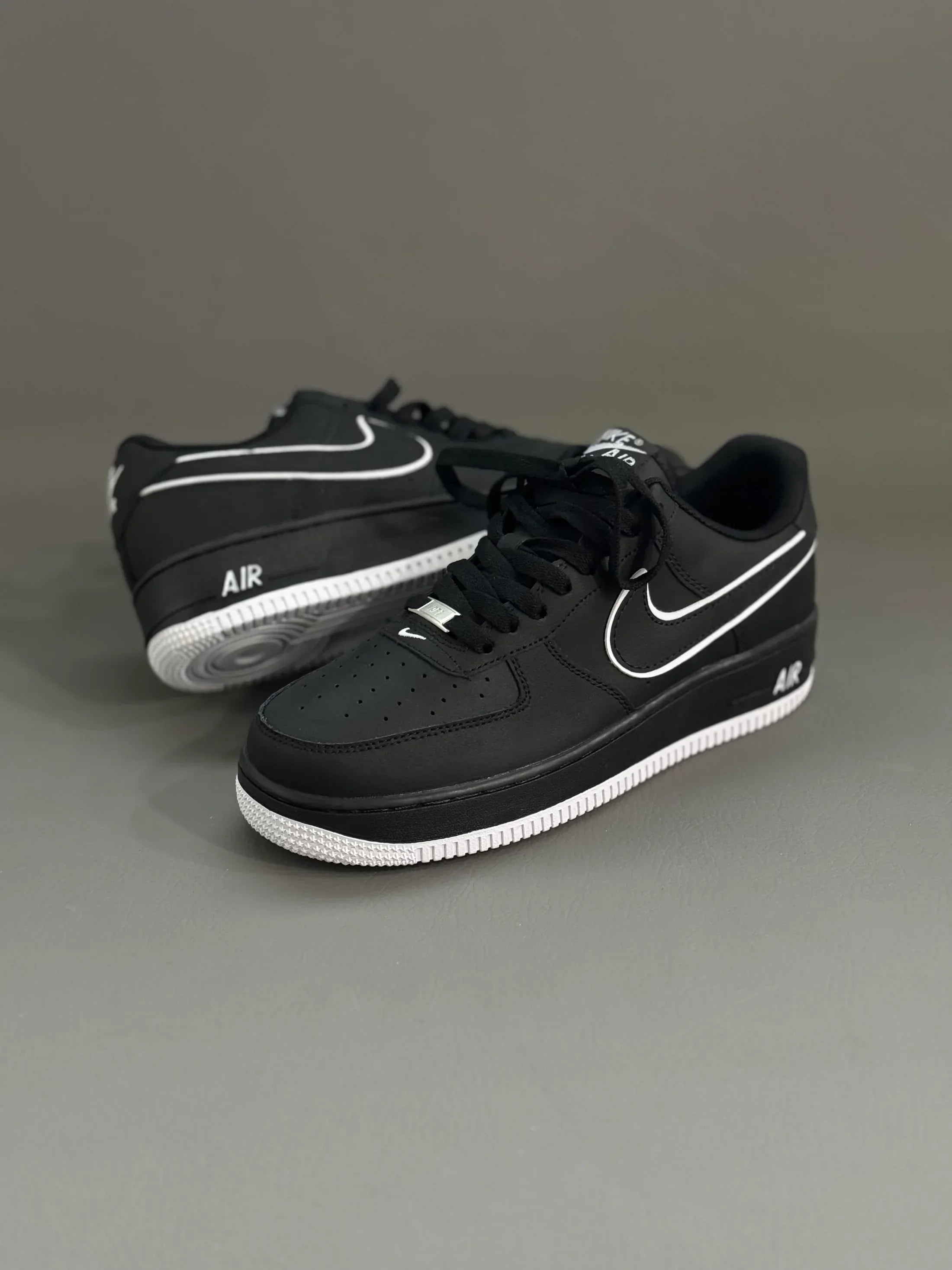 NIKE AIR FORCE ONE NEGRO/BLANCO